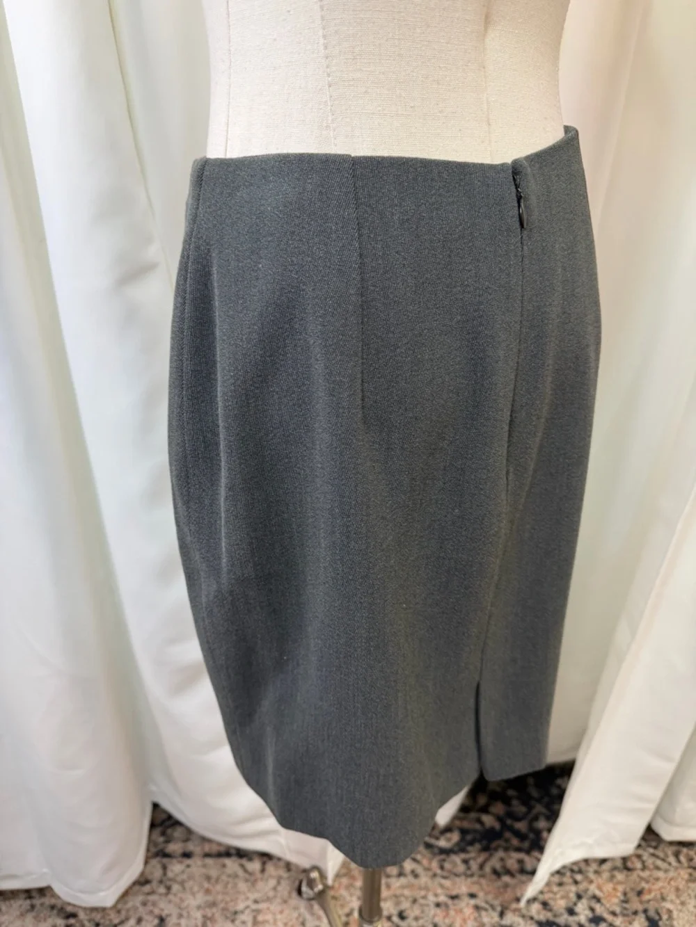 Gianni Versace Couture Vintage Charcoal Gray 100% Wool Pencil Skirt Size 6